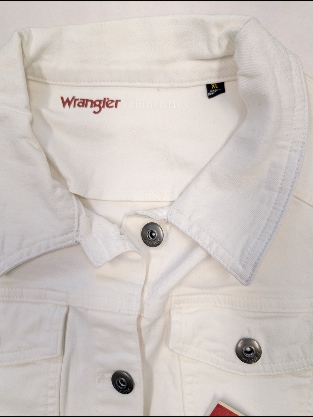 Wrangler Women's White Denim Jacket with Button-Front - Picture 3 of 4